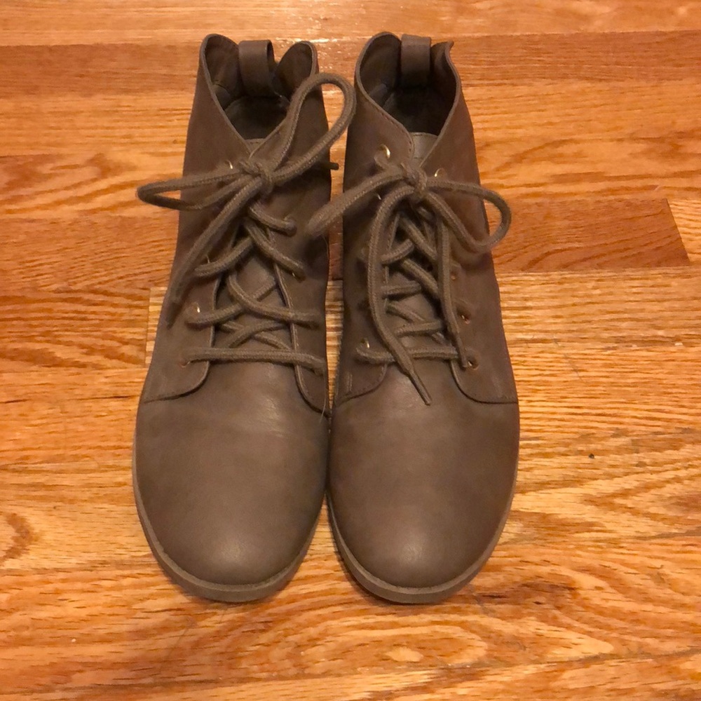 Candie’s ankle boot